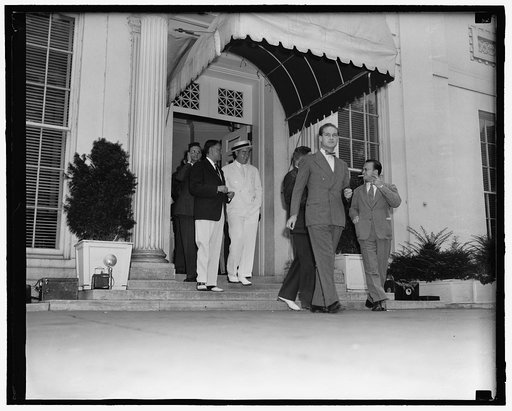 Group leaving White House, Washington, D.C.