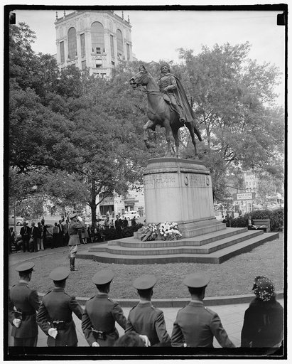 Statue of Casimir Pulaski