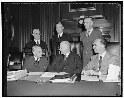President's committee for civil service improvements open public hearings. Washington, D.C., Nov. 1. The committee which president recently appointed to study possible reforms in recruiting governmental legal help, began open hearings today at the United States Supreme Court Building. This first pho