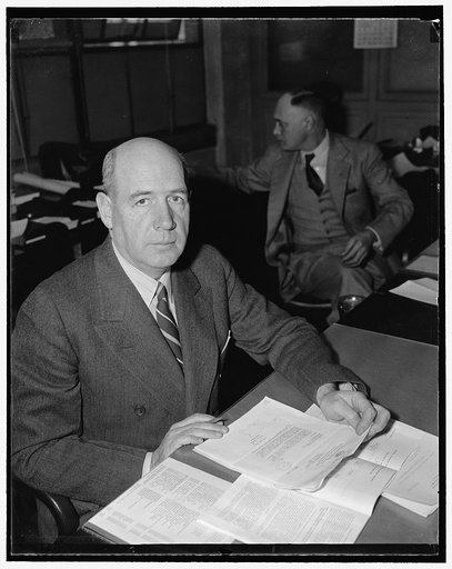 Keeps eye on allied purchases of arms. Washington, D.C., Nov. 27. Holding one of the most responsible posts in Washington these days is Lieut. Col. Charles Hines, Secretary of the Army-Navy Munitions Board. His principal duty is to see that allied purchases of arms do not interfere with arms product