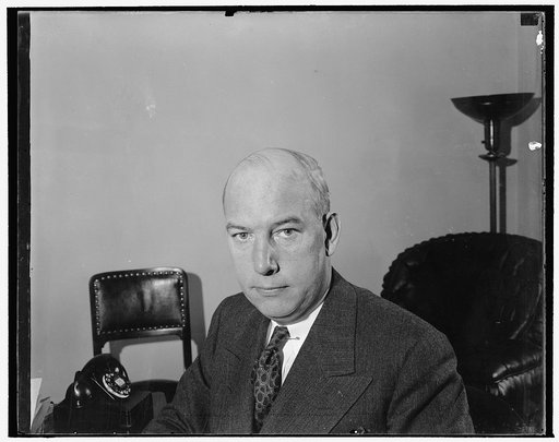 Washington, D.C., Nov. 11. A new informal picture of Edmund M. Toland, Counsel for the Special House Committee now investigating the National Labor Relations Board