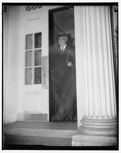 Social Security head in long conference with president. Washington, D.C., Nov. 16. Paul V. McNutt, Social Security Administrator, leaving the White House today after a conference with President Roosevelt at which they reviewed the social security structure. McNutt told reporters it would be unwise t