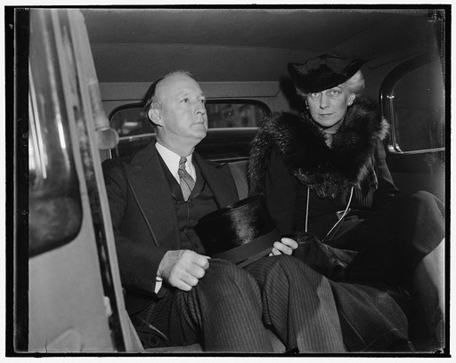 Attend services for late Justice Butler. Washington, D.C., Nov. 17. Associate Justice and Mrs. Hugo Black arriving at St. Matthews Cathedral today for the funeral services for the late justice Pierce Butler. A high mass of requiem mass was sung as a final tribute for the late justice