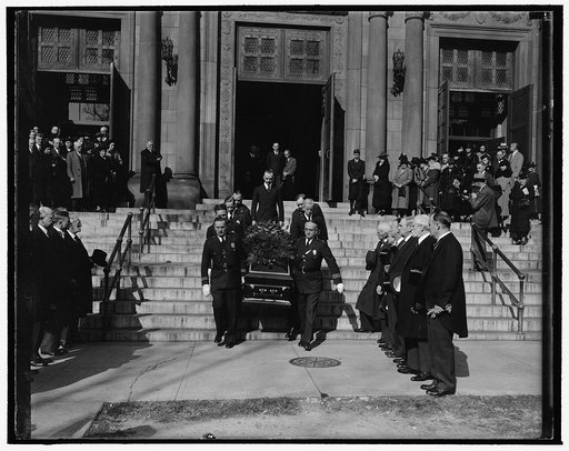 Services for late Justice Butler. Washington, D.C., Nov. 17. The body of the late Supreme Court Justice Pierce Butler being carried from St. Matthew's Cathedral here today following a high mass of requiem. Members of the Supreme Court are shown in the photograph