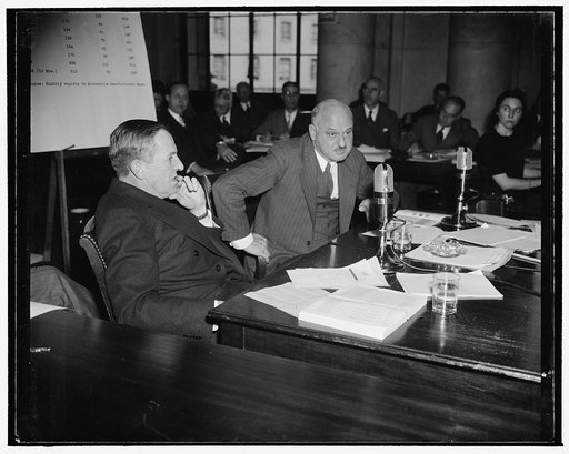 Motor magnate appears before Monopoly Committee. Washington, D.C., Dec. 6. H.S. Vance, left, Studebaker Corporation Board Chairman, told the Monopoly Committee today that the automobile industry, and american producers in general, do not wish to take advantage of the European war to raise prices. Sh
