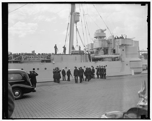 Body of U.S. Ambassador to Cuba arrives in Washington for burial. Washington, D.C., Dec. 11. High officials of the State Department were at the Navy Yard this morning to receive the body of J. Butler Wright, U.S. Ambassador to Cuba, as it arrived aboard the U.S. Cuiser Omaha. Ambassador Wright, who 