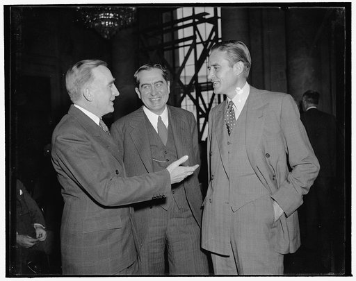 Wall Streeter and occassional Administration Advisor opens new monopoly phase. Washington, D.C., Dec. 12. W. Averill Harriman, Wall Street Financier and often an advisor to the Administration, together with his partner, J.P. Ripley, spent the morning before the TNEC's newest investigation into banki