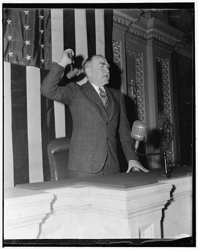 Speaker warms up for opening of Congress. Washington, D.C., Jan. 2. Speaker of the House William B. Bankhead appeared in rare form today as he took a few practice swings for photographers with the gavel he will open the House tomorrow when the third session of the 76th Congress convenes