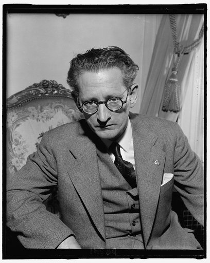 Dr. Estebon Valderrama