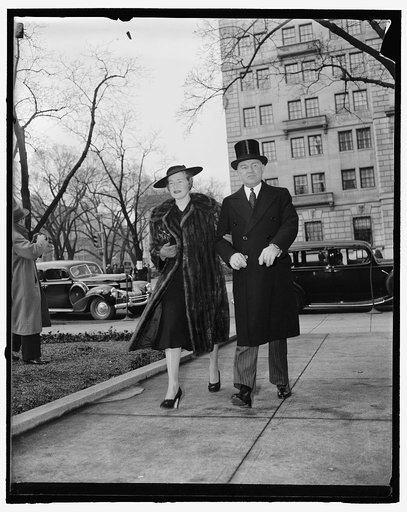 Officials honor president's seventh year in White House. Washington, D.C., March 4.President Roosevelt begins his eighth year in the White House today. In observance of the anniversary of his inauguration the President attended services at St. John's Episcopal Church. Congressional leaders, cabinet 
