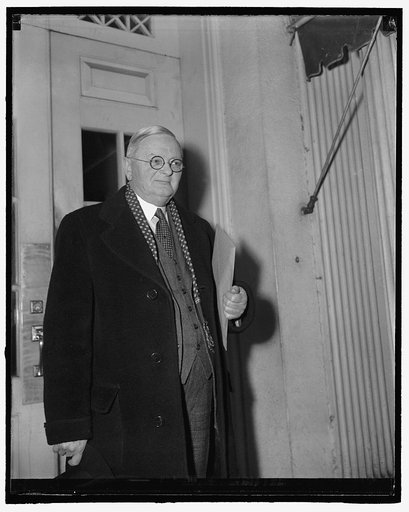 Census director confers with president. Washington, D.C., March 8. Leaving the White House today, William L. Austin, director of the census, refused to tell reporters what was discussed at a conference with President Roosevelt, 3-8-40