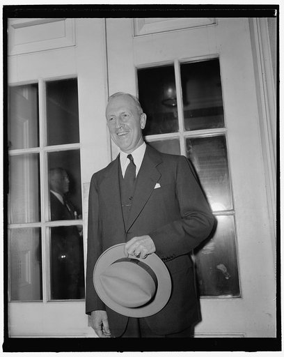 Governor Stark at White House. Washington, D.C., June 7. Governor Lloyd Stark of Missouri conferred with President Roosevelt today and said the discussion did not touch on the impending vacancy in the Secretaryship of the Navy. Stark said he reported in detail to Mr. Roosevelt on actions of the rece