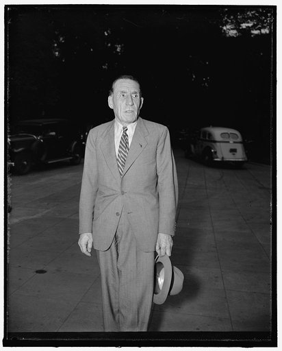 French manufacturer talks tanks with President Roosevelt. Washington, D.C., June 11. Louis Renault, prominent French auto manufacturer, leaving the White House today after a conference with President Roosevelt on war material production. Renault said he was interested chiefly in mass production of t