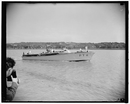 New 'Mosquito Boat' ready for action. Washington, D.C., June 19. The PT-9, first of the American Motor Torpedo Boats to be delivered to the U.S. Navy under the President's $15,000,000 experimental small craft program had a preview showing for the press today. The 'Mosquito Boat' and eight other ones