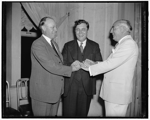 Wendell Wilkie, center