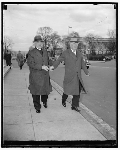 Vice President in good company. Washington, D.C., Nov. 15. Accompanied by Senate Chaplain Rev. ZeBarney Phillips, Vice President Garner was an early arrival at the Capitol today for the opening special session called by President Roosevelt, 11/15/37