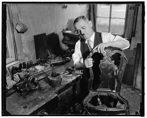 White House cabinet maker at work. Washington, D.C., Sept. 22. Morris W. Dove, a native of Gomel, Russia, learned the trade of cabinet making in school in Russia. He came to this country 24 years ago. Dove has made all the chairs for the cabinet room at the White House since the Wilson administratio