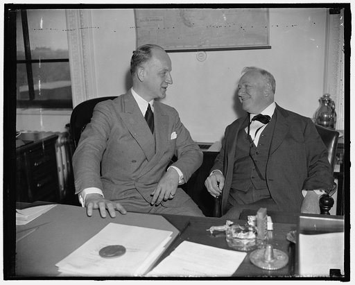 Reports on Mexican oil situation. Washington, D.C., April 23. American Ambassador to Mexico Josephus Daniels, (right) made a full report and discussed at length the Mexican oil situation with acting Secretary of State Sumner Welles today. While in this country Daniels will observe his fiftieth weddi