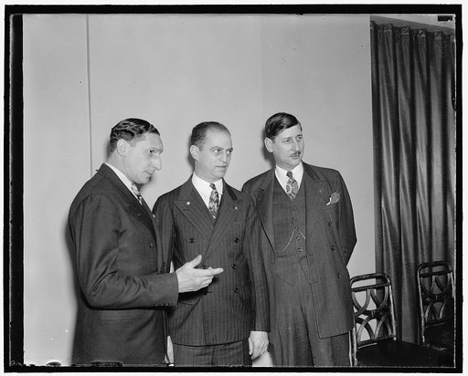 Veterans at Jewish Congress. Washington, D.C., Nov. 29. Pictured above are three war veterans taking an active part in the two day session of the American Jewish Congress at the Willard Hotel. (Left to right) Harry D. Nierenberg of Washington, National Executive Committeeman of the Jewish Veterans; 