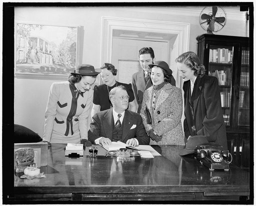 ...] College [...] girls, Cong. Jarman