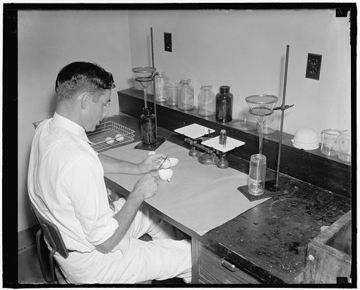 ...] to test the contents [...] value. [Agri]culture is after a better [...] photo shows some of the [...] being made to determine [...] hens lay the better eggs, and if eggs can be bettered by cross-breeding the chickens