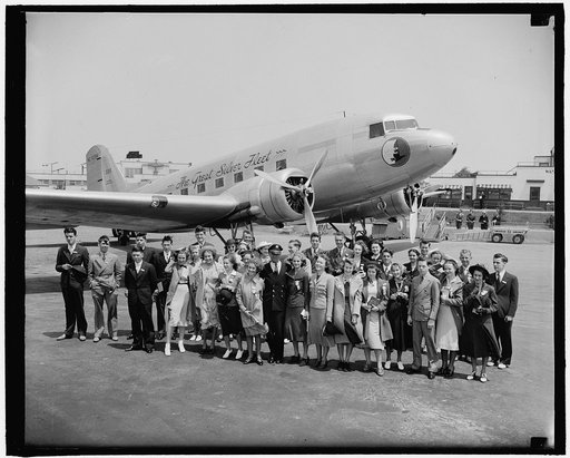 National Airmail Week essay winners at Washington Airport