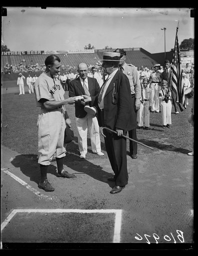 Yankee outfielder gets remembrance from Laurel, MD, fans. Washington, D.C., Aug. 18. Jake Powell, New York Yankee outfielder, was presented with a wallet today as a token of esteem from fans of Laurel, MD, where he played as a semipro. Brig. Gen E.E. Hatch, U.S.A. retired, now mayor of Laurel, is sh