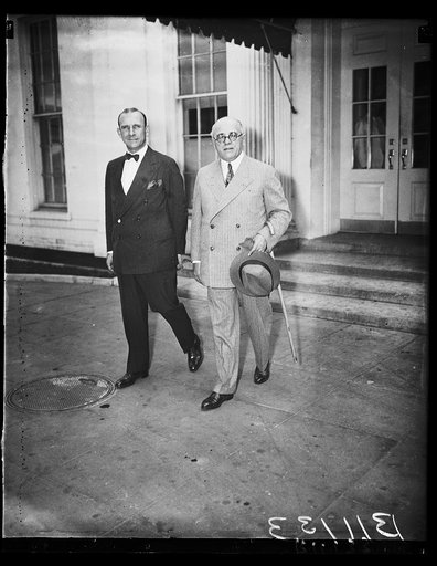 France's ex-prime minister visits President Roosevelt, Washington, D.C., September 8. Albert Sarraut, former Prime Minister of France ? leaving the White House after having paid a visit to President Roosevelt. With M. Sarraut as H. Jules Honet, Minister Plenipotenciary and Charge D'Affaires of Franc
