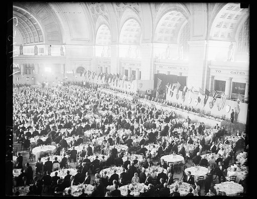 Largest dinner in Washington, Washington, D.C., Sept. 10. The largest dinner that has been held in Washington was held tonight at the Union Station which was used as the banquet hall, for the delegates of the Third World Power Conference
