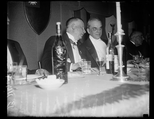 Gen. of power dine, Washington, D.C., September 11. W. Borquist, Chief Director of the Royal Board of Waterfalls of Sweden, and Owen D. Young, Chairman of the Board of the General Electric Co. snapped while attending the banquet given to the delegates of the Third World Power Conference held last ni