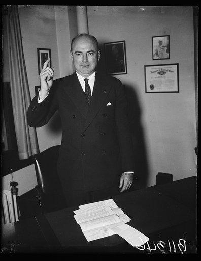 Commands VFW, Washington, D.C. Oct. 2. Bernard W. Kearney, of New York, is the new National Commander of the Veterans of Foreign Wars. He was elected at the annual convention in Denver and succeeds James Van Zandt, who served three terms and refused the nomination for a fourth