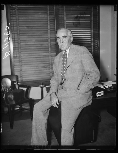 Tugwell successor?, Washington, D.C. Oct. 8. Rumors in Washington have Rexford G. Tugwell shorn of his power in the Resettlement Administration in favor of Lieut. Col. Phillip B. Folming, former PWA official and director of the Passamaquoddy tide-harnessing project. Although RA officials denied a ch