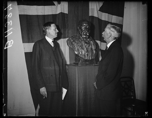 "Father of modern airconditioning" honored. Washington, D.C. Oct. 8. A bronze bust of Lord Kelvin of Largs, nineteenth century scientist who formulated the laws of thermodynamics, was presented to the Smithsonian Institution today by officials of the English-speaking [...] Lord Kelvin is credited wi