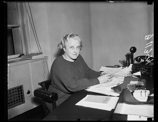 To direct child delinquent's division, Washington, D.C. October 10. Appointment of Elsa C. Castendyck, of Minneapolis, Minn., as Director of the Delinquency [...] of the U.S. Children's Bureau was announced today by the [...] Bureau Chief, Katharine F. Lenroot. Miss Castendyck is a native of Peru, I