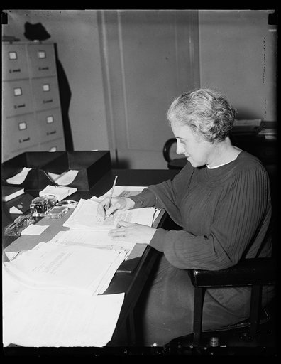 To direct child delinquent's division, Washington, D.C. October 10. Appointment of Elsa C. Castendyck, of Minneapolis, Minn., as Director of the Delinquency [...] of the U.S. Children's Bureau was announced today by the [...] Bureau Chief, Katharine F. Lenroot. Miss Castendyck is a native of Peru, I