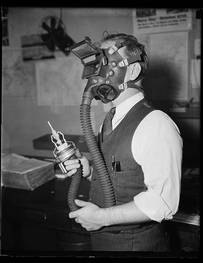 New sand-blasting helmet. Washington, D.C., Oct. 15. Protection against that dreaded disease Silieosis, is assured underground workers with this new sand-blasting helmet developed by William P. Biggs, Safety Engineer of the Navy Department Weighing only 43 ounces the helmet has been tested for nearl