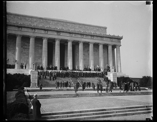 Group on steps of Lincoln Memorial, Washington, D.C.