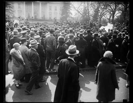 Crowd outside White house gates, Washington, D.C.