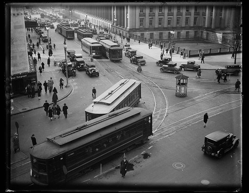 15th and NY Ave., rush hour