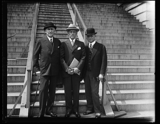 Interesting callers at White House. After serving 47 years in the United States Navy, Rear Admiral Andrew T. Long (left) retires today. This photograph was made at the White House after Admiral Long called on President Hoover, accompanied by Assistant Secretary of the Navy Ernest Lee Jahnke [i.e. Ja