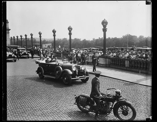 Automobile and crowd outside Union Station, Washington, D.C.