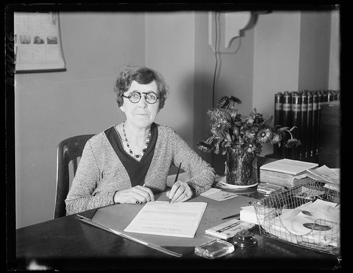 Signs the president's name. Mrs. Leafie E. Dietz, recently appointed the "Secretary to Sign Land Patents," a position in the Government Land Office which, since its creation under President Arthur, has been held only by women. She signs "Herbert Hoover" to land patents and is the only person who has