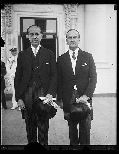 Visitors at White House, Washington, D.C.