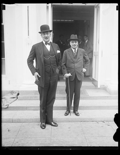 Visitors at White House, Washington, D.C.