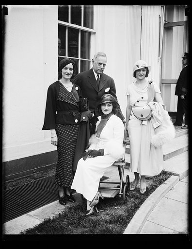 Visitors at White House, Washington, D.C.