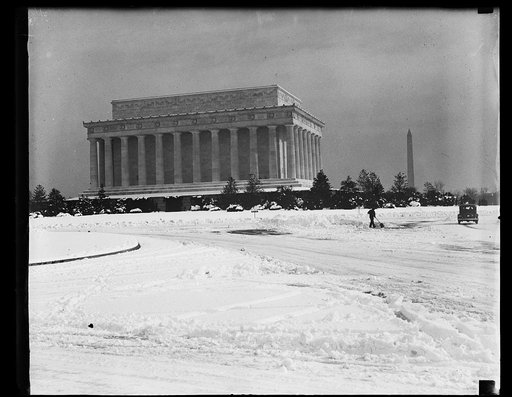 Lincoln Memorial and Washington Memorial in snow, Washington, D.C.