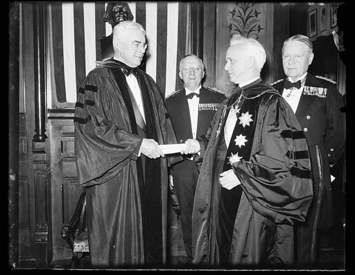 Albert Ritchie, left