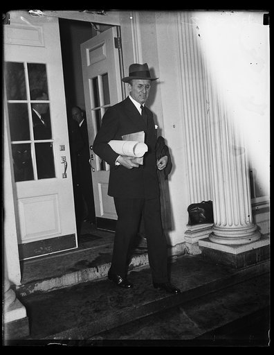 Morgenthau leaves White House Conference. Secretary of Treasury Henry Morgenthau, Jr., leaves the White House following the legislative conference called by President Roosevelt Monday. 1/21/35