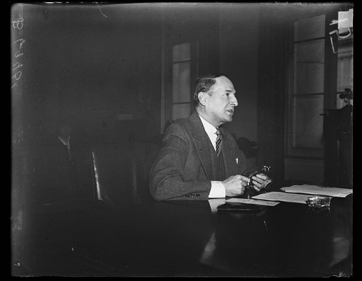 Chief on stand. Maj. Gen. Douglas MacArthur, Chief of Staff, U.S.A. testifies before the House Military Affairs Committee on the Take-the- Profits-out-of-War resolution. 2/5/35