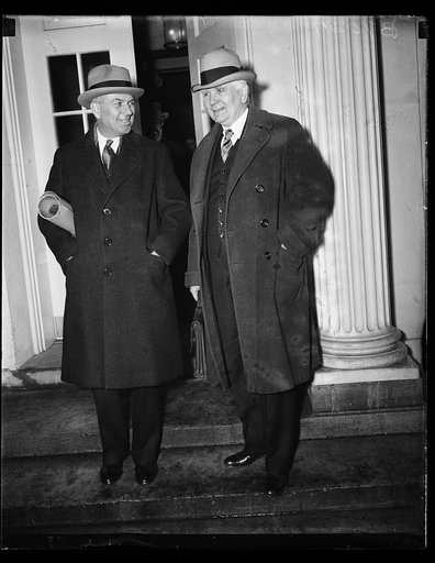 Men at White House, Washington, D.C.